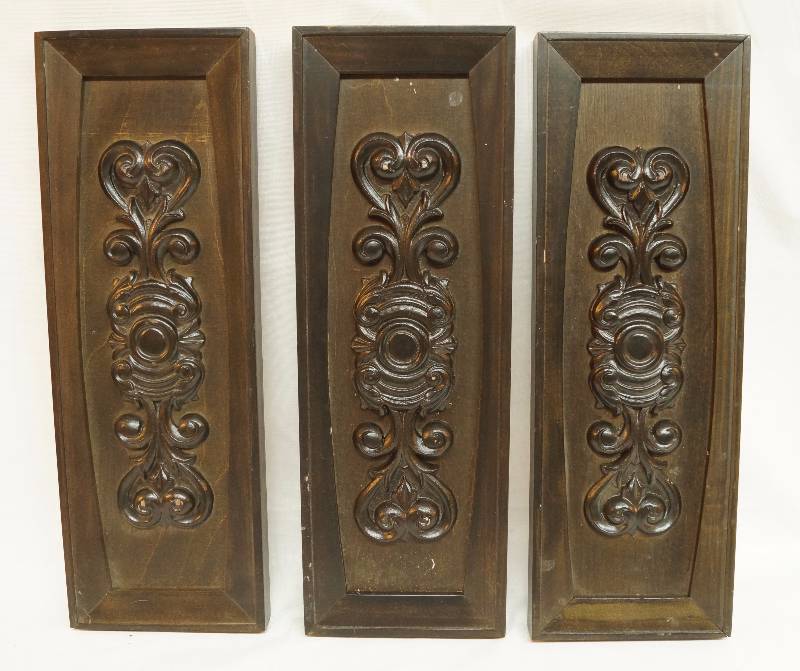 lot 4139 image: Lot of 3 Decorative Wood Panels