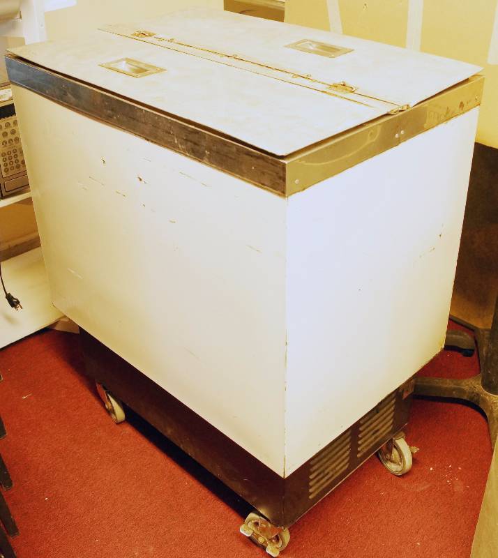 lot 4142 image: Ice Cream Freezer - Works - on wheels, rolls easy