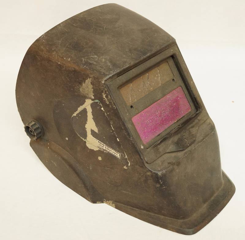 lot 4144 image: Welding Mask - Chicago Electric