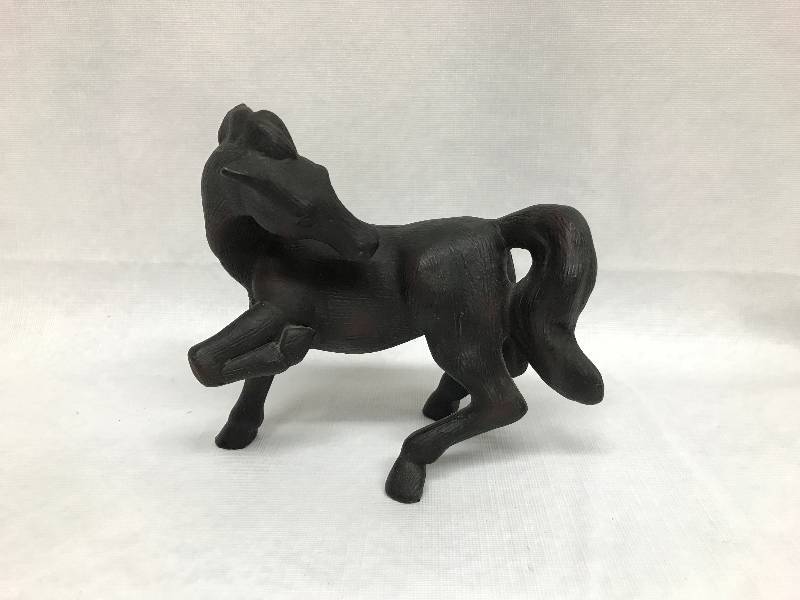 lot 2229 image: Ceramic horse statue - mare - wild horse in cool pose - Black - nice