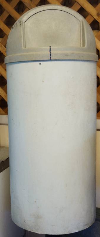 lot 4162 image: Commercial Rubbermaid Trash Can with Curved Lid and Entry Flap - Lid and Can colors dont match - Lid fits tight - See photo for measurements