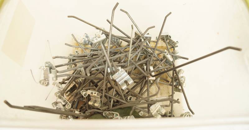 lot 4178 image: Lot of commercial hanging hooks - see photo for style and qty