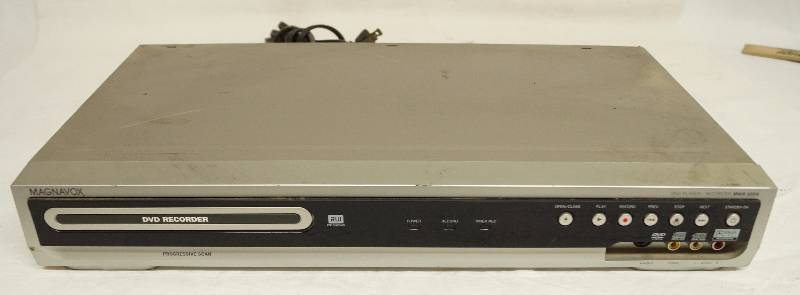 lot 4182 image: Magnavox DVD Player  Recorder - Progressive Scan M# MWR10D6 - untested
