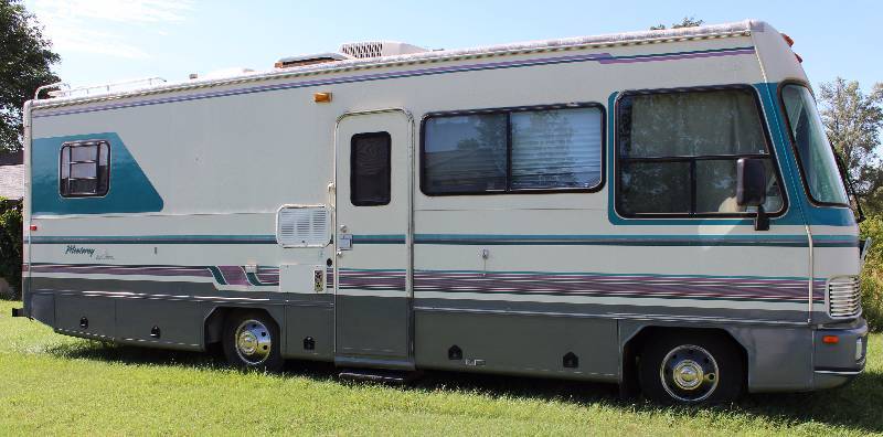 lot 9000 image: Motor Home - 28ft Cobra Monterey - 1994 Low Miles & Low Hour Generator - MUST SEE RV Recreational Vehicle