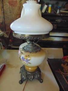 lot 4544 image: Hand painted electric lamp