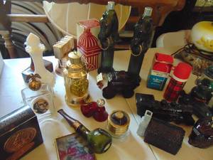 lot 4548 image: Vintage Avon bottles