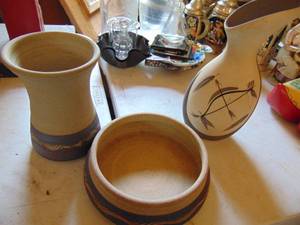 lot 4562 image: Native American style pottery