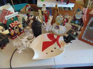 lot 4568 image: Large group of Christmas