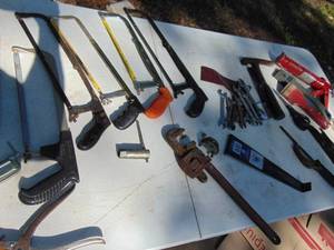 lot 4578 image: Huge lot of tools in Coleman cooler