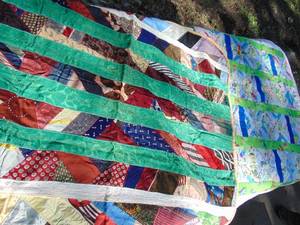 lot 4584 image: Pair of small quilts