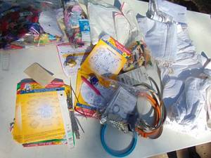 lot 4587 image: Heat transfers, thread and other sewing