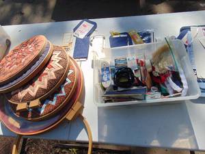 lot 4589 image: Large lot of sewing
