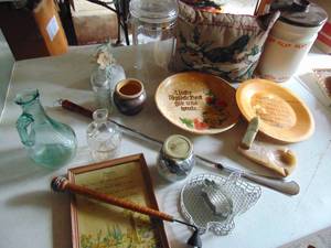lot 4599 image: Jar of buttons, wooden dishes, and more