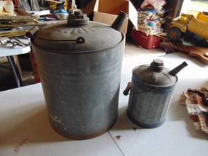 lot 4724 image: Pair of galvanized gas cans