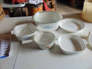 lot 4729 image: Nice group of Corningware