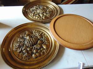 lot 4732 image: Copper wall decor and lazy susan
