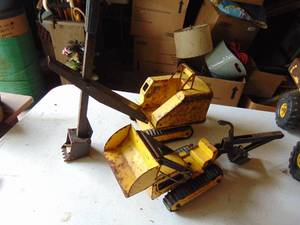 lot 4735 image: Tonka construction toys