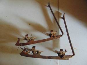 lot 4741 image: Unusual pair of ice skates