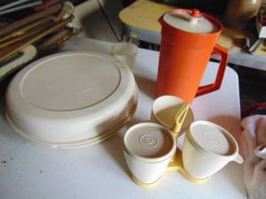 lot 4747 image: Vintage Tupperware