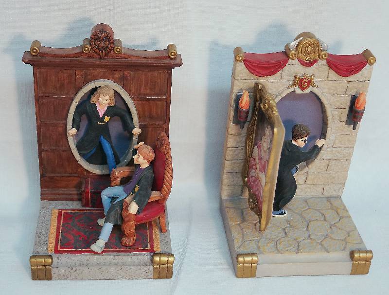 Harry Potter - Set of 2 Bookends - Hallmark M#1HAR2717 - NICE and