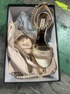lot 2388 image: Womens Heeled Sandal Size 712 Retail $193.46 AZM6223