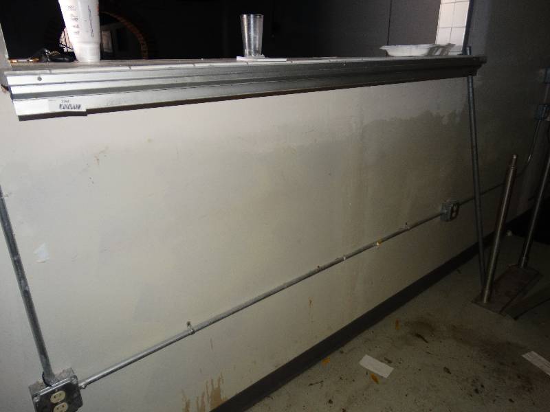 lot 2764 image: 6 foot ticket rail