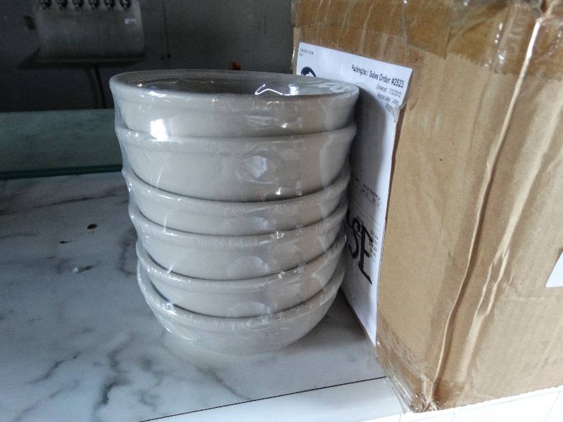 lot 2776 image: Partial case of new bowls.