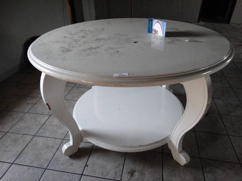 lot 2789 image: Large round retail display table