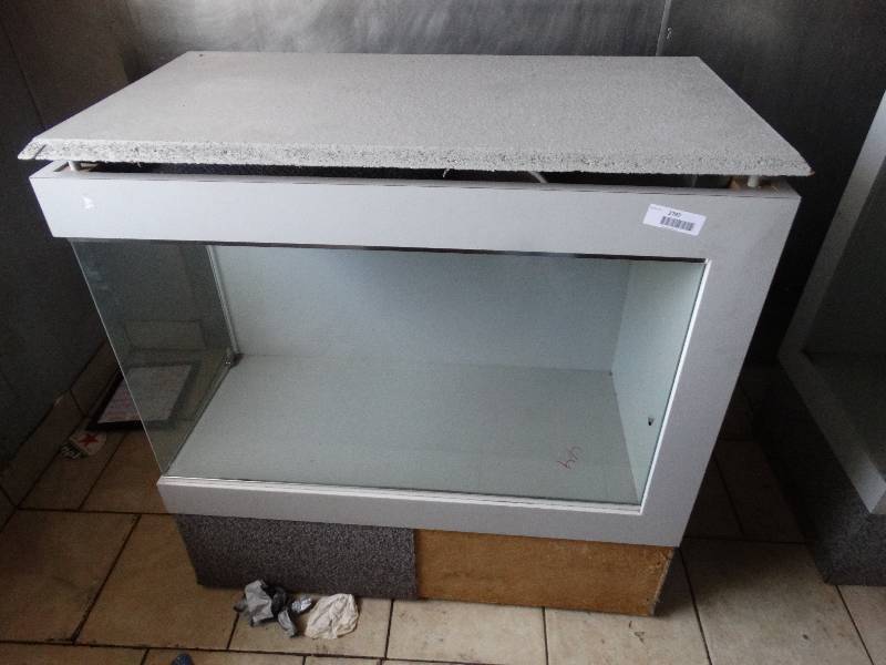lot 2797 image: Side load showcase