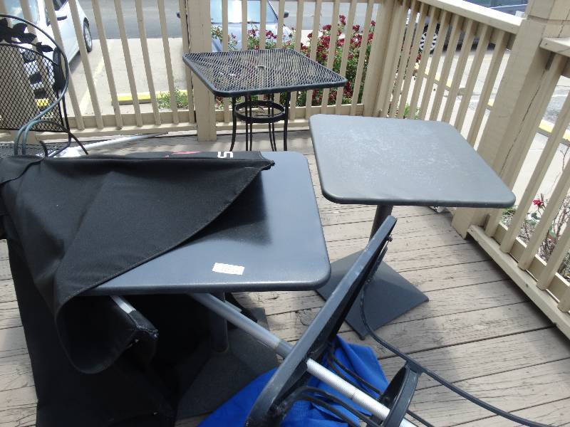 lot 2800 image: Lot of various patio tables, chairs
