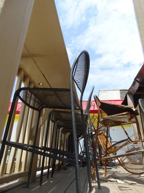 lot 2801 image: Lot of various patio tables, chairs
