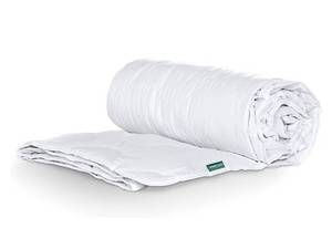 lot 55884 image: WOOLROOM Classic Light Comforter - 100% British Wool for Natural Sleep (5.9 ozsq yd) Hypoallergenic Cooling Comfort - US King - DownFeather Alternative - 200 Thread Premium Cotton W100 x L90 inches (Retail $259.99)