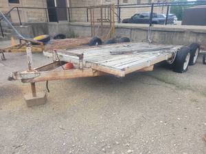 lot 1315 image: 16ft Flatbed Trailer