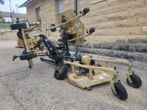 lot 1324 image: Land Pride AFM11 Bat Wing Mower