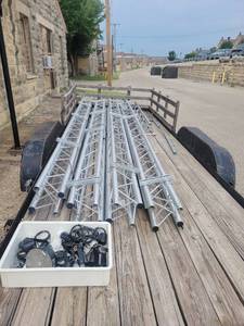 lot 1327 image: Global Truss System W Assortment of Stage Lighting