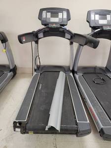 lot 1331 image: Life Fitness 95T Treadmill W Flex Deck Shock Absorption