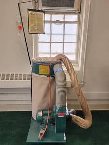 lot 12789 image: Grizzly Dust Collector