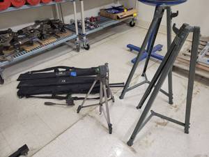 lot 1365 image: Assortment Of Tripods Stands - Quartet and More Brands