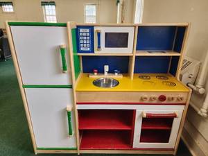 lot 12808 image: Lakeshore Childrens Kitchenet