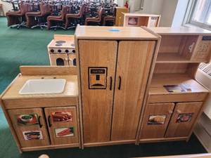 lot 12810 image: Kaplan Childrens Kitchenet