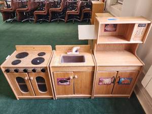 lot 12811 image: Kaplan Childrens Kitchenet