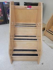lot 1385 image: Childrens Wooden 3-Step Ladder