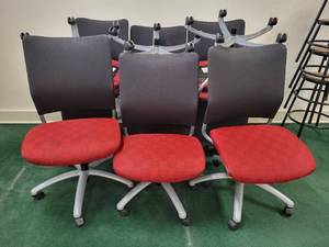 lot 1403 image: Lot of 9 Hon Office Chairs W Mesh Back and Red Seat