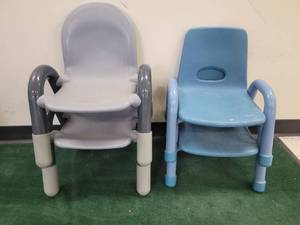 lot 1407 image: Lot of 4 Childrens Chairs