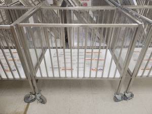 lot 5000 image: Stainless Steel Evacuation Crib W Plexiglass Window&nbsp
