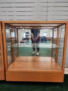 lot 12919 image: Wood and Glass Display Cabinet W Mirrored Back