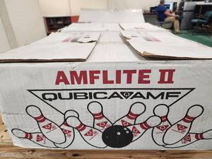 lot 12927 image: Amflite II Bowling Pins W Laminated Core and Compression Molded Lock-in Base