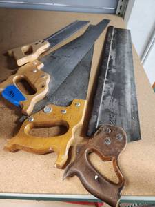 lot 12937 image: Lot of 4 Assorted Sizes Of Saws