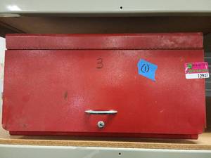 lot 12947 image: Red Toolbox W 6 Drawers