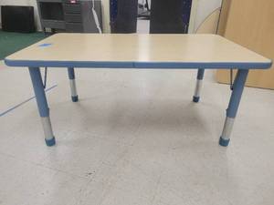 lot 1471 image: Jonti Craft 4ft Childrens Rectangle Table&nbsp